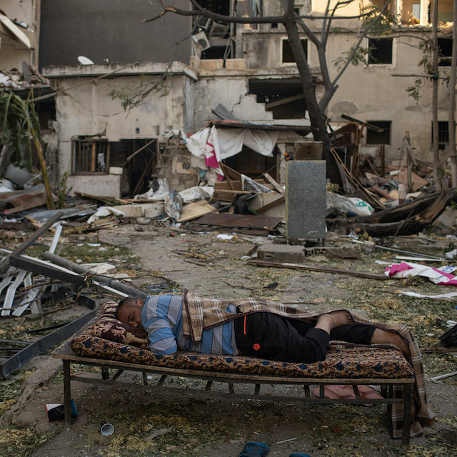 Ledakan Beirut Hancurkan Rumah dan Mimpi Warga