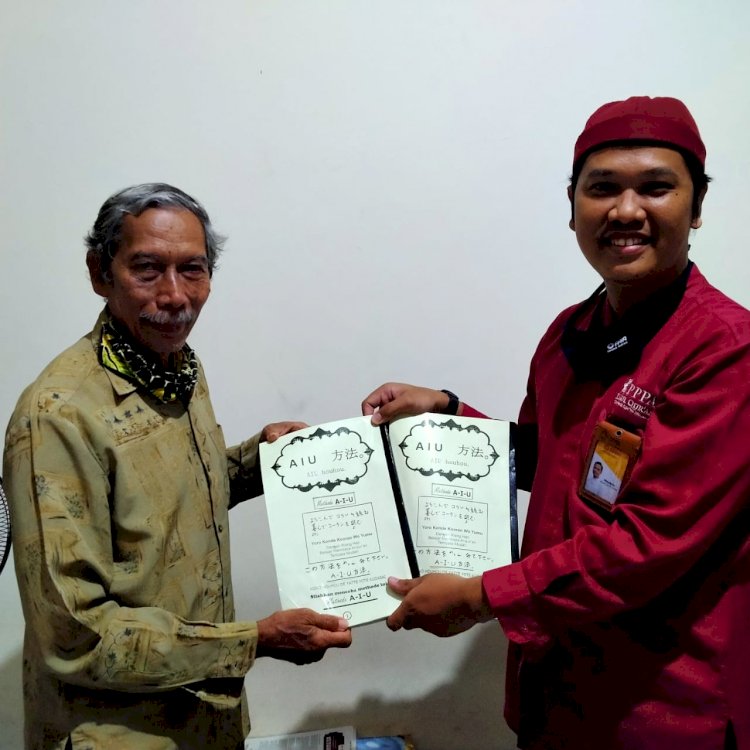 Satu Sore di Banyuwangi 1958, Awal Mula Metode Ngaji A-I-U Houhou
