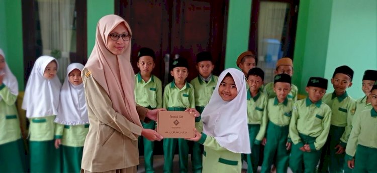 Program Wakaf Al-Qur'an Untuk Penghafal Qur'an Tahap Ke-20 Telah Didistribusikan
