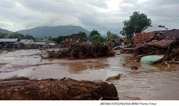 Islam Memandang Bencana dan Menyikapinya