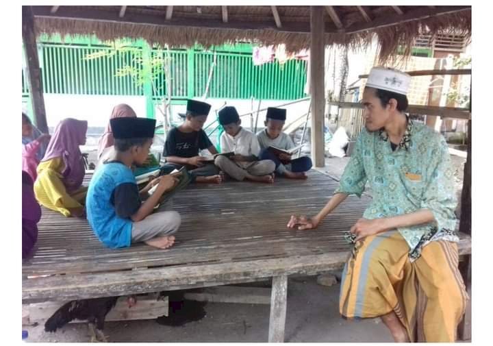 Perjuangan Ustadz Nawawi Tetap Istikamah Mengajar Ngaji Meski Sakit Kronis