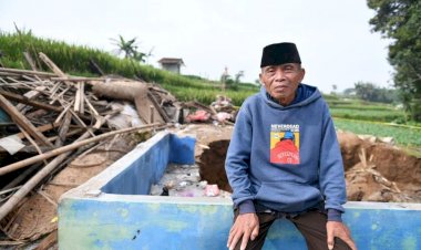 Rumahnya Ambruk, Kakek Turi Berduka