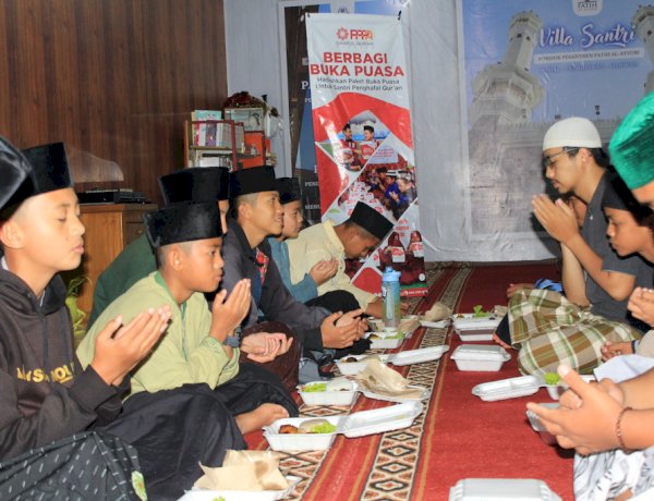 Suka Cita Santri Dapat Traktiran Buka Puasa